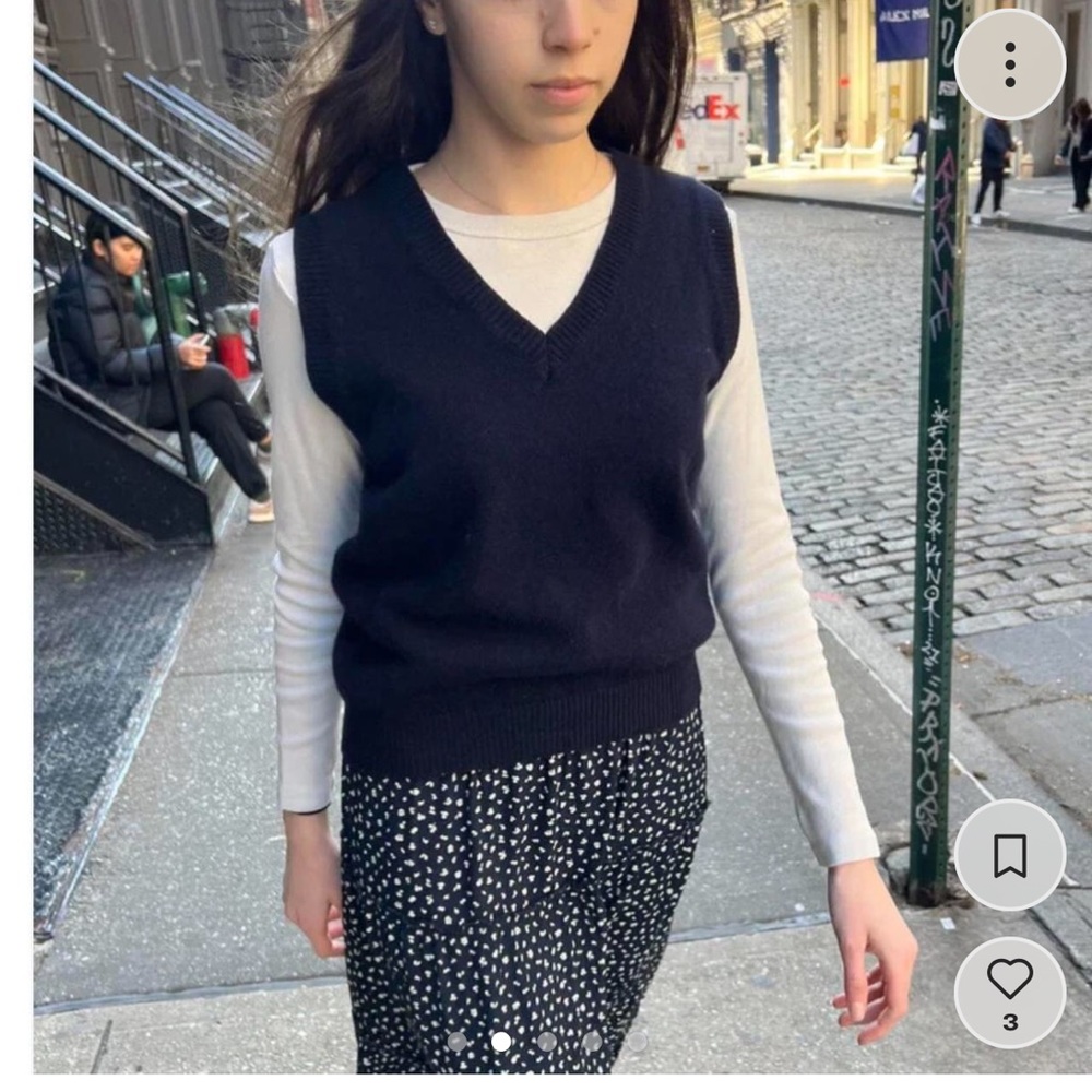 BRANDY MELVILLE ‘ Mia Cotton Sweater Vest ‘